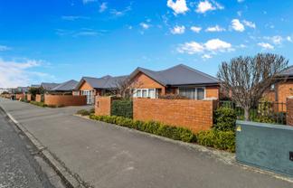 77 Walnut Avenue, Allenton