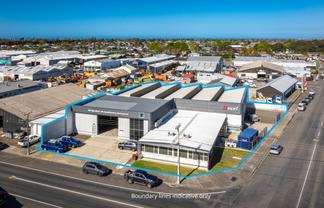 Large-Scale Onekawa Warehouse & Office