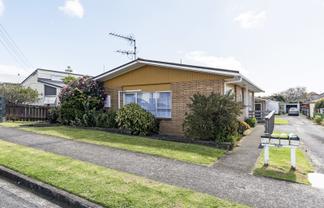 1/147 Lemon Street, Strandon