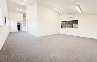 Airport Freight Forwarding Office  | 106 m2