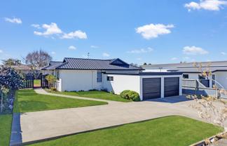 8 Woodham Drive, Allenton