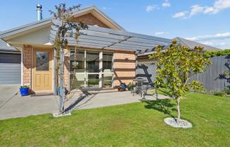 2 Jackmin Lane, Burwood