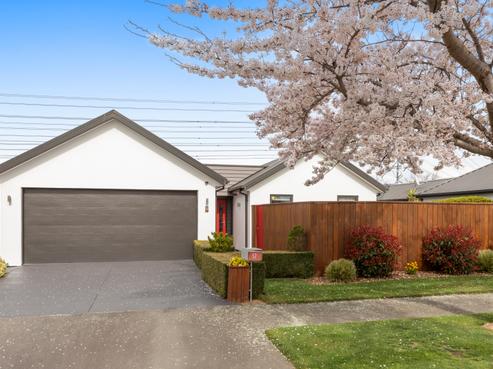 37 Little Oaks Drive, Yaldhurst