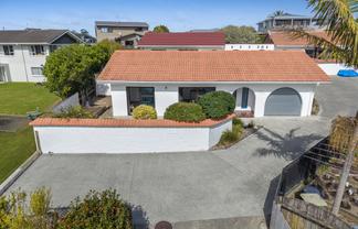 12A Eagle Place, Red Beach