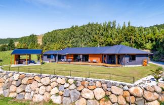 1445A South Road, Oakura