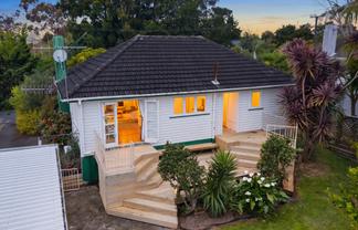 98 Anzac Road, Morningside