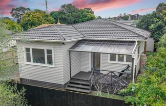 2 Riverpark Crescent, Henderson