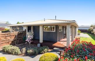 43 Dunbarton Street, REDWOOD
