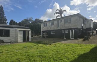 18 Olivine Street, Poike
