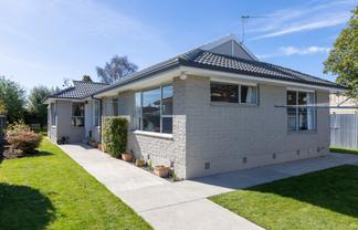 4 Loreto Place, Hornby