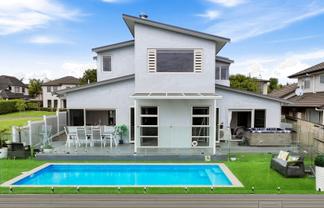 9 Corsica Way, Karaka