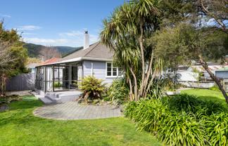 27 Oxford Street, Picton