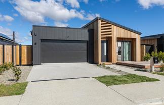 23 Wooing Tree Avenue, Cromwell
