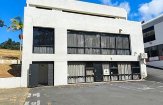TIDY OFFICE SPACE IN AVONDALE

