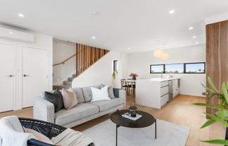1/37 Bay Street (One Weeks Free Rent!), Red Beach