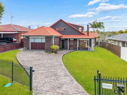 11 Wairata Place, Te Atatu South