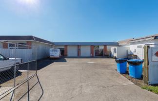 Two-Bay Light Industrial/Storage Warehouse & Yard