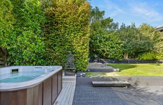 2/3 Sharon Road, Waiake