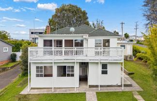 53 Pupuke Road, Birkenhead