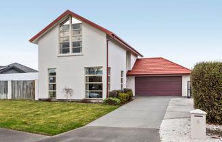 9 Linkwater Way, Parklands