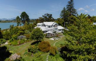 Te Koi The Lodge 133 Bronte Road East, Bronte