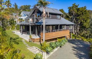 8 Hector Lang Drive, Langs Beach