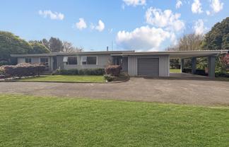 1133 Queen Street East, Levin
