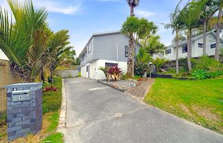8 Thalia Place, Totara Vale