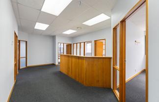 Fantastic office on Broadway Avenue