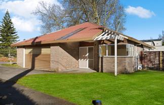 801A River Road, Chartwell