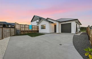  50 Whakairo Crescent, Gulf Harbour