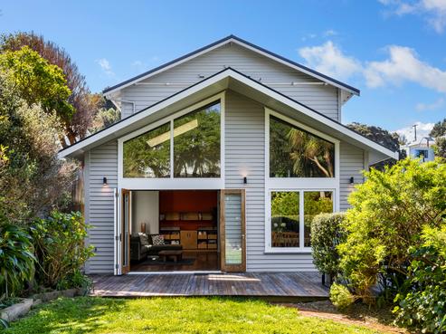 25 Medway Street, Island Bay