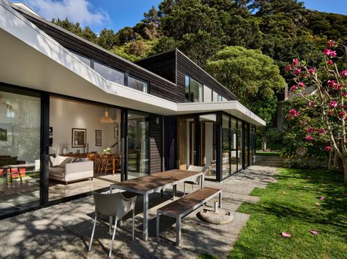 8 Tawa Street, Eastbourne
