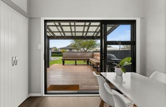 810 Queen Street East, Parkvale
