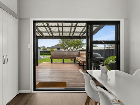 810 Queen Street East, Parkvale