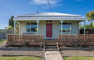 9 Meridian Street, PORT CHALMERS