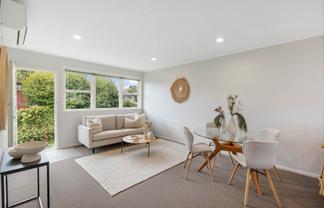 2/102 McLeod Road, Te Atatu South