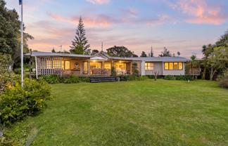 55 Crows Road, Swanson