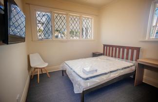 Room 3/35 Heriot row, Dunedin Central