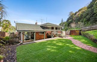 44 Gibbs Crescent, Red Hill