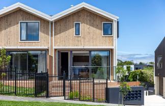 2/98 Walker Road, Point Chevalier