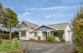 68 Russell Street, Westport