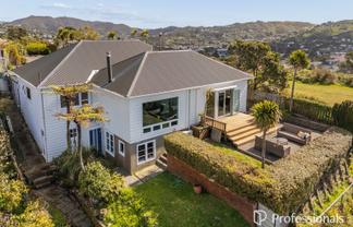 63 Messines Road, Karori