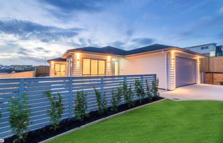 10 Dinning Road, Riverhead
