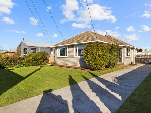 72 Birchfield Avenue, Dallington
