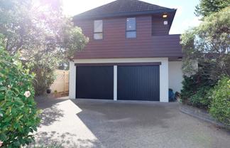 10 Edgewater St, Waikanae