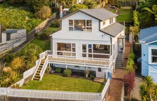 24 Sugarloaf Road, Brooklyn