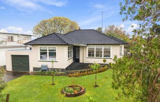 8 Hutchison Crescent, Durie Hill