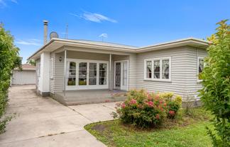 6 Lewis Street, Inner Kaiti