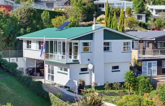 10 Seaview Crescent, Picton
